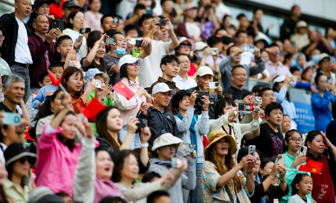 jinnianhui官方网站-包含莎拉波娃迎来十二赛季出色发挥，中国队观众热烈欢呼！的词条